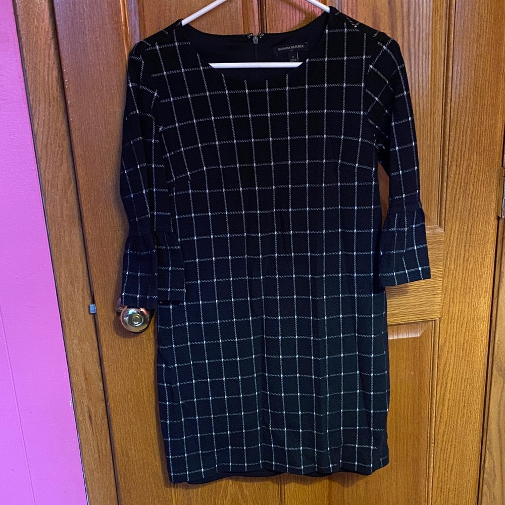 Banana Republic Black and White Grid Long Sleeve Dress With Built In Slip